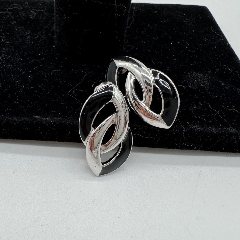 Vintage‎ Trifari Silver Tone Black Enamel Intertwining Ribbon Post Earrings